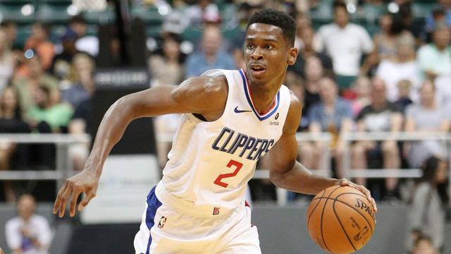 牢牢锁定在 牢牢锁定在